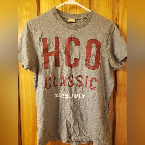 Hollister graphic tee- Gray/red - Picture 1 of 2